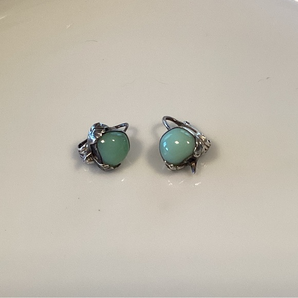 Green Chalcedony Earrings - Picture 2 of 4